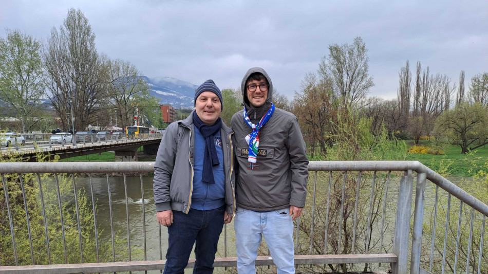 Mondiali: pap&agrave; e figlio da Lumezzane a Zenica 'dovevamo sostenere l'Italia'