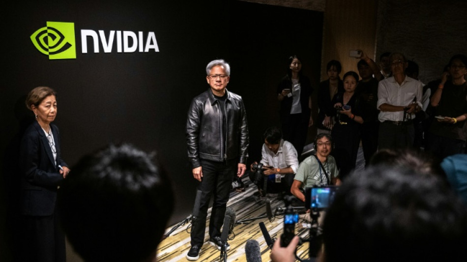 Lederjacke von Nvidia-Chef Huang f&uuml;r fast eine Million Dollar versteigert