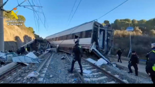 Pedro S&aacute;nchez promete 'absoluta transpar&ecirc;ncia' sobre causas de acidente ferrovi&aacute;rio na Espanha