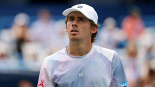 De Mi&ntilde;aur vence Tsitsipas em Washington e vai enfrentar Cruz Hewitt