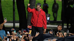 Trump "envisage" des frappes au Venezuela, Maduro refuse "les coups d'Etat de la CIA"