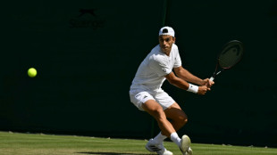 Francisco Cer&uacute;ndolo cai na primeira rodada em Wimbledon