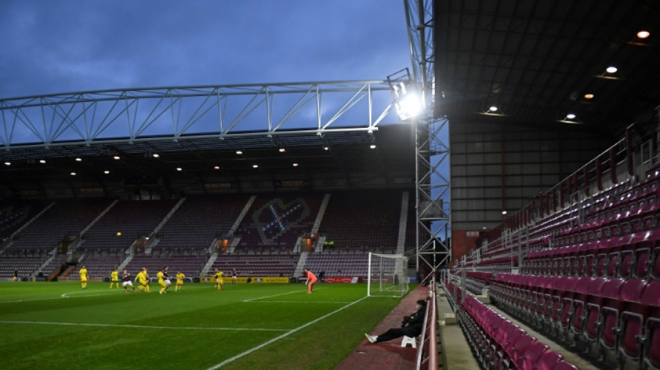 El Hearts derrota a los Celtic 3-1 y da otro paso hacia el t&iacute;tulo en Escocia