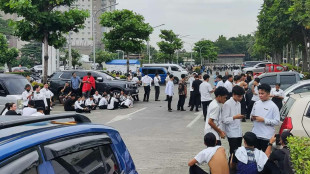 Major quake strikes off southern Philippines