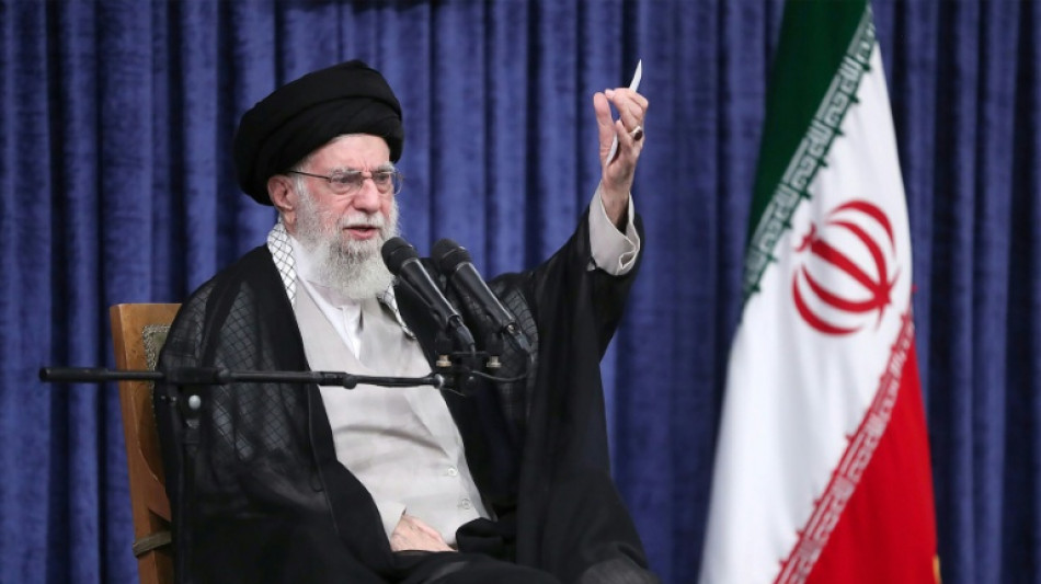 Khamenei diz que Irã não cederá a pressões para cessar enriquecimento de urânio