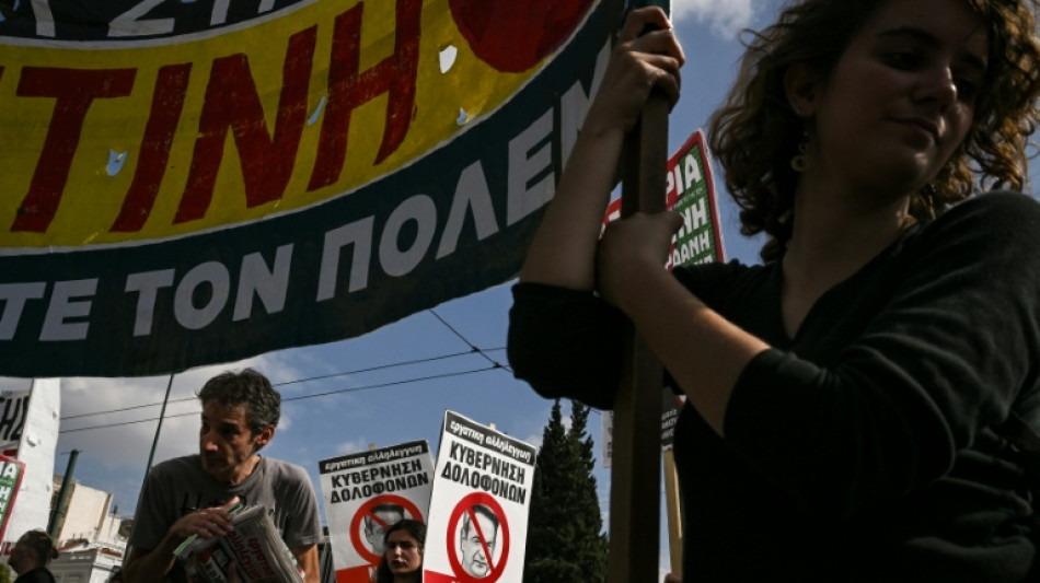 Greece lawmakers back plan to allow 13-hour workday