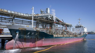 El petr&oacute;leo se desploma y las bolsas operan con fuertes ganancias por el cese el fuego en Ir&aacute;n