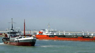 Trump's Iran tariff threat pushes oil price higher