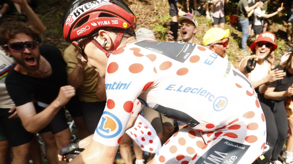 Tour: frattura alla clavicola per Vingegaard, dovr&agrave; essere operato
