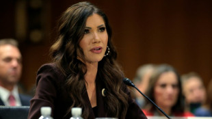 Trump demite Kristi Noem, rosto da ofensiva contra a imigra&ccedil;&atilde;o