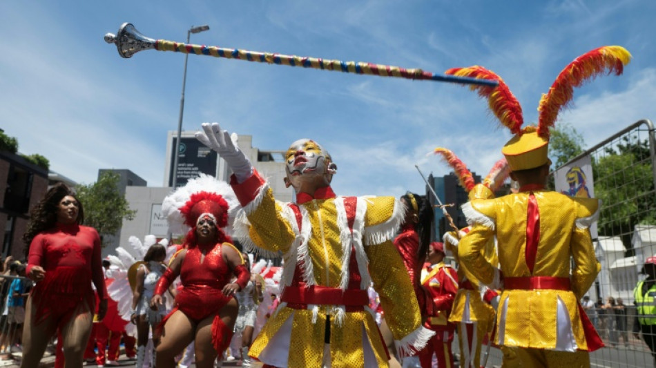Thousands attend annual minstrel parade in S.Africa's Cape Town