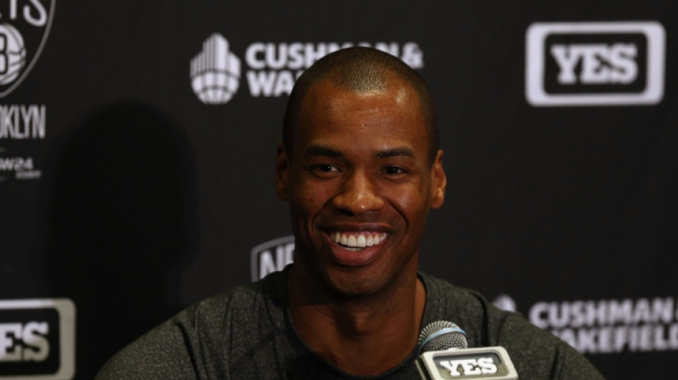 Jason Collins, ex-jogador da NBA, diz estar lutando contra c&acirc;ncer cerebral