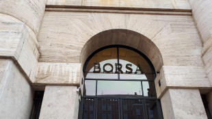 Borsa: Milano peggiora e cede il 2%