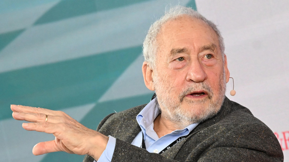 Stiglitz, 'accordo con Trump non vale la carta su cui è scritto'