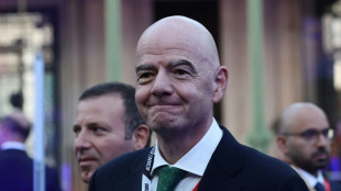 UEFA y Concacaf piden a FIFA "al menos 10 millones de d&oacute;lares" para cada una de las 211 federaciones miembro