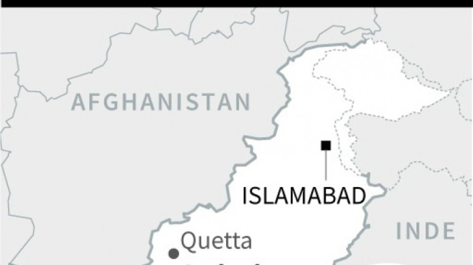 Pakistan: au moins neuf policiers tués dans un attentat suicide contre leur véhicule