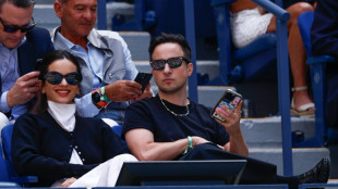 Estrela espanhola Rosal&iacute;a sobe aos c&eacute;us com seu novo &aacute;lbum 'Lux'