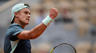 El joven dan&eacute;s Holger Rune desquicia a Tsitsipas y se cita con Ruud en cuartos