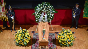 Riapre a Milano la camera ardente di Ornella Vanoni