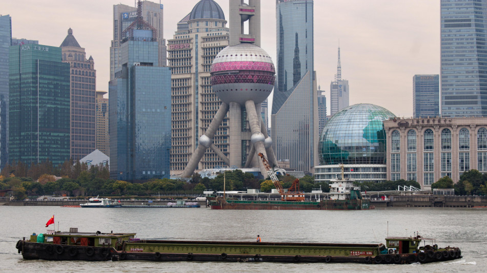 Cina: surplus maggio a 103 miliardi, export frena a +4,8%