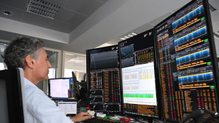 Borsa: Milano sale dello 0,4%, scivola Stm dopo i conti