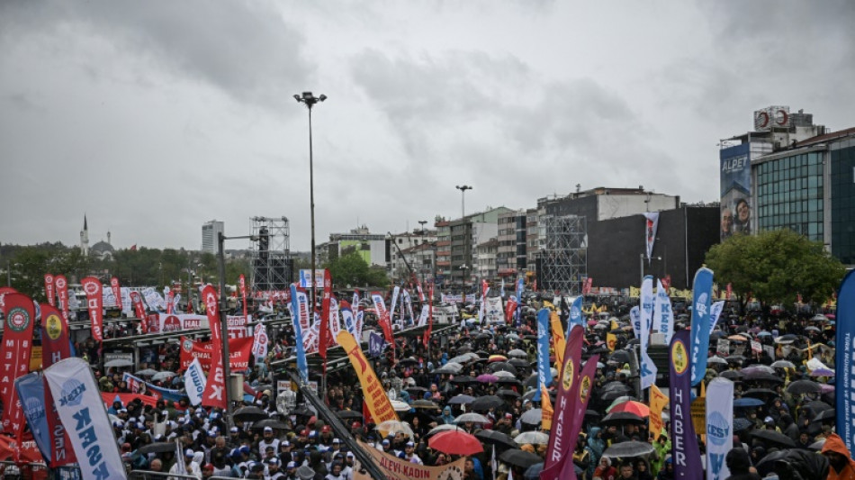 Police deploy in force for May Day in Istanbul, arrest hundreds