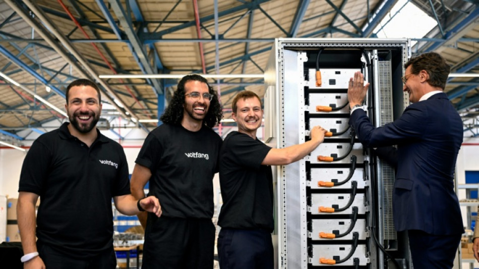 Aus E-Autobatterien werden Energiespeicher: Recycling-Anlage in Aachen eröffnet