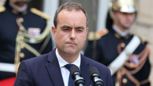 Primeiro-ministro francês tenta convencer oposição a evitar censura