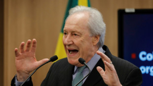 Lewandowski anuncia investiga&ccedil;&atilde;o de intoxica&ccedil;&otilde;es por consumo de metanol