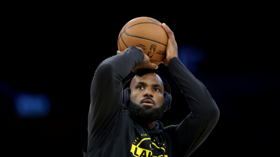NBA: pas de retraite pour "le King" LeBron James mais d'autres cieux