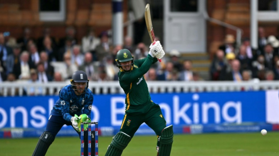 In-form Breetzke stars as South Africa post 330-8 against England