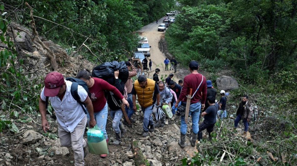 Survivors in flood-hit Mexico need food, fear more landslides