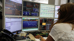 Borsa: Milano piatta (+0,1%), giù Buzzi dopo i conti