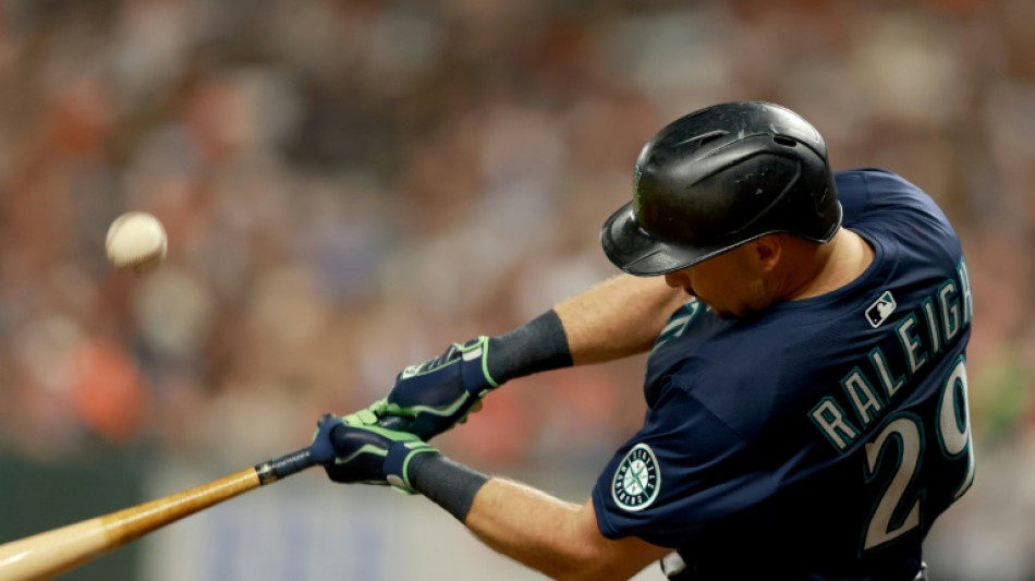 Raleigh sets homer mark for Mariners in MLB win at Houston