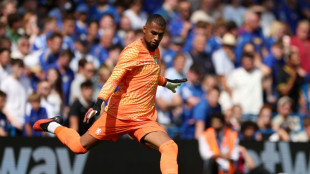 Chelsea 'keeper Sanchez makes deadline-day move to Como