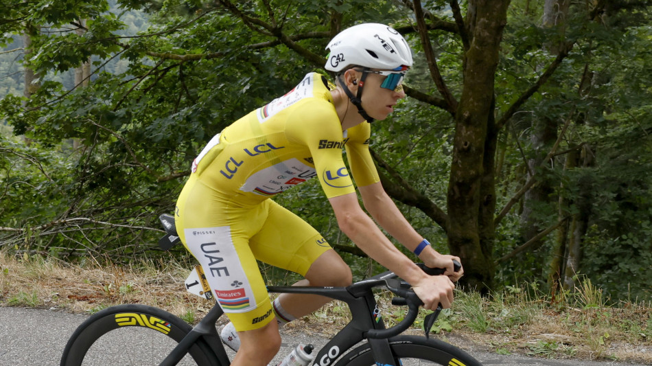 Tour: Pogacar attacca ancora in montagna e vince in solitaria la 14/a tappa