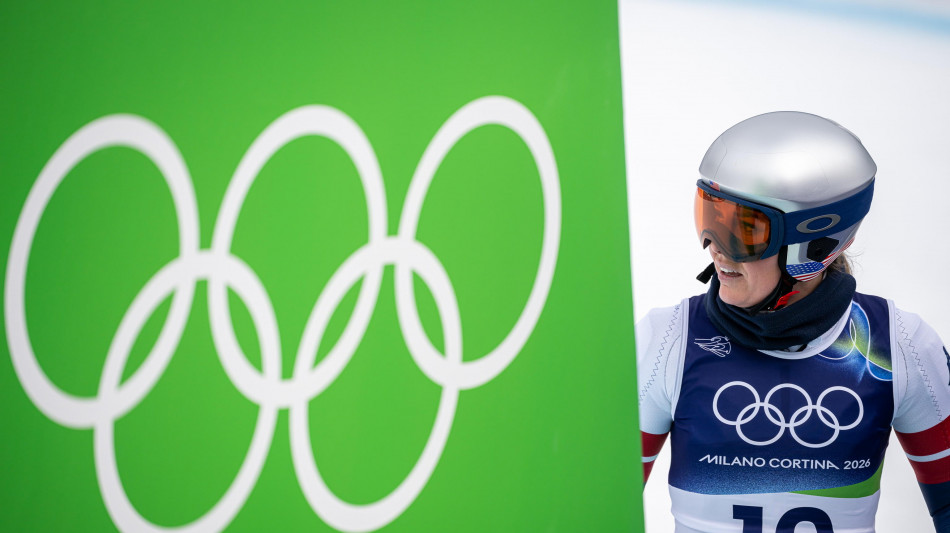 Milano Cortina: caduta choc per Vonn, l'americana grida per il dolore