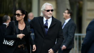 Patrick S&eacute;bastien vis&eacute; par une enqu&ecirc;te pour exhibition sexuelle lors d'un concert