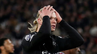 Man City held in blow to Premier League title bid