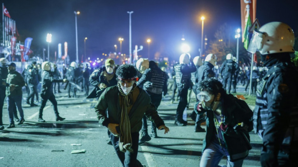 Turkish fans, artists urge Muse to cancel Istanbul gig