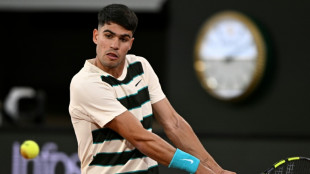 Alcaraz into French Open third round as Swiatek and Sabalenka cruise