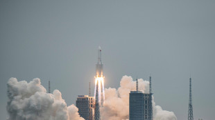 La Cina recupera per la prima volta un razzo riutilizzabile