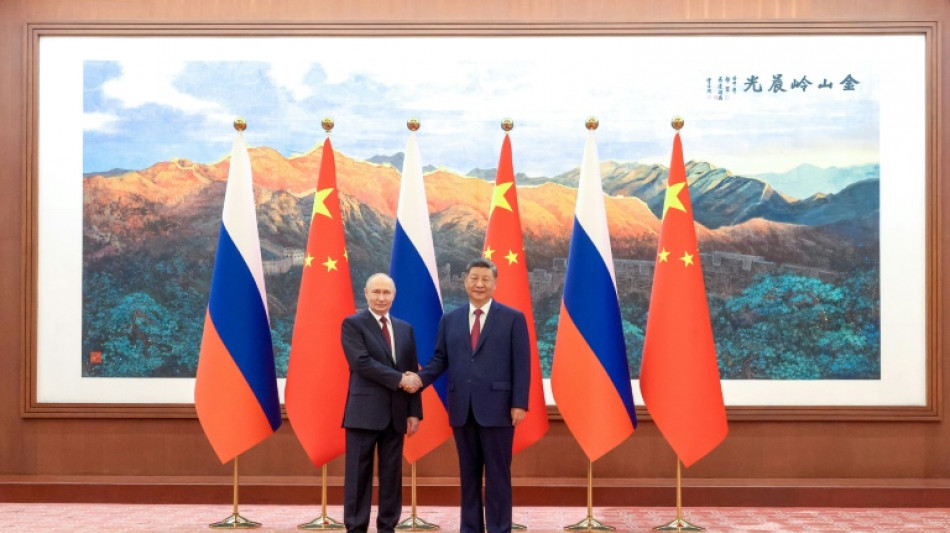 Xi e Putin ratificam rela&ccedil;&atilde;o 'inabal&aacute;vel' que resiste a turbul&ecirc;ncias mundiais