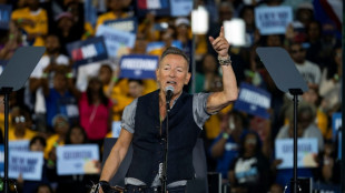 Bruce Springsteen lan&ccedil;a can&ccedil;&atilde;o mordaz contra Donald Trump e sua pol&iacute;cia de imigra&ccedil;&atilde;o