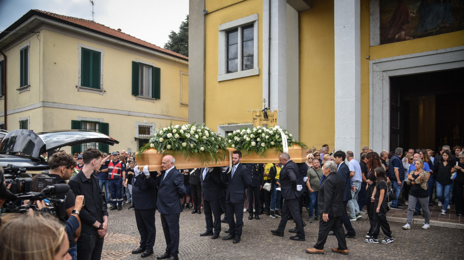 Giudice: '17enne lucido nel sterminare famiglia a Paderno'