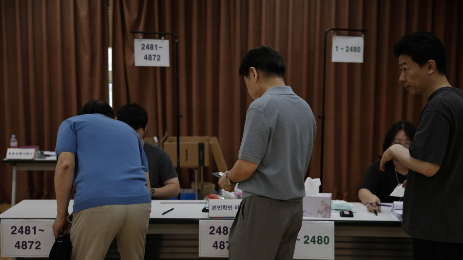 In corso le presidenziali in Corea del Sud, affluenza al 18,3%
