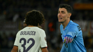 Goleiro Berke Özer abandona concentração da Turquia após não jogar contra Bulgária