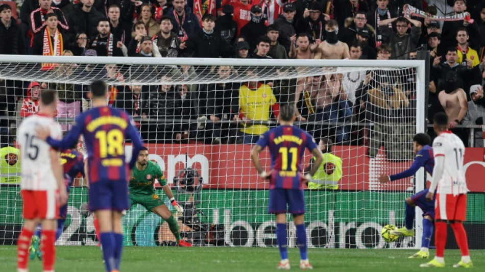 Bar&ccedil;a perde na visita ao Girona (2-1) e Real Madrid &eacute; o novo l&iacute;der do Espanhol