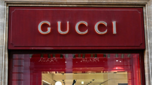 Investiga&ccedil;&atilde;o na It&aacute;lia por explora&ccedil;&atilde;o de trabalhadores chineses aponta para outros 13 gigantes do luxo