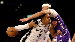 Coupe NBA: les Spurs dominent les Lakers, iront &agrave; Las Vegas "pour faire du bruit"